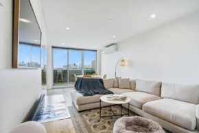 Penthouse with Awesome City view, Bulleen